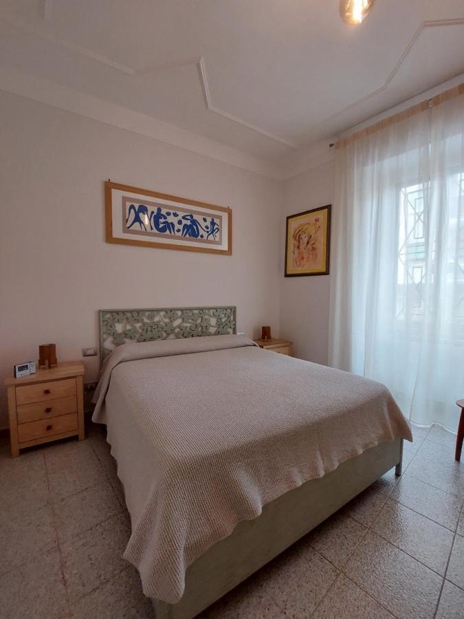 C R A Zy For Rhome Rome Bagian luar foto